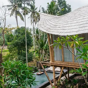 https://wadari-retreat-villa-ubud.ubudhotelsnow.com
